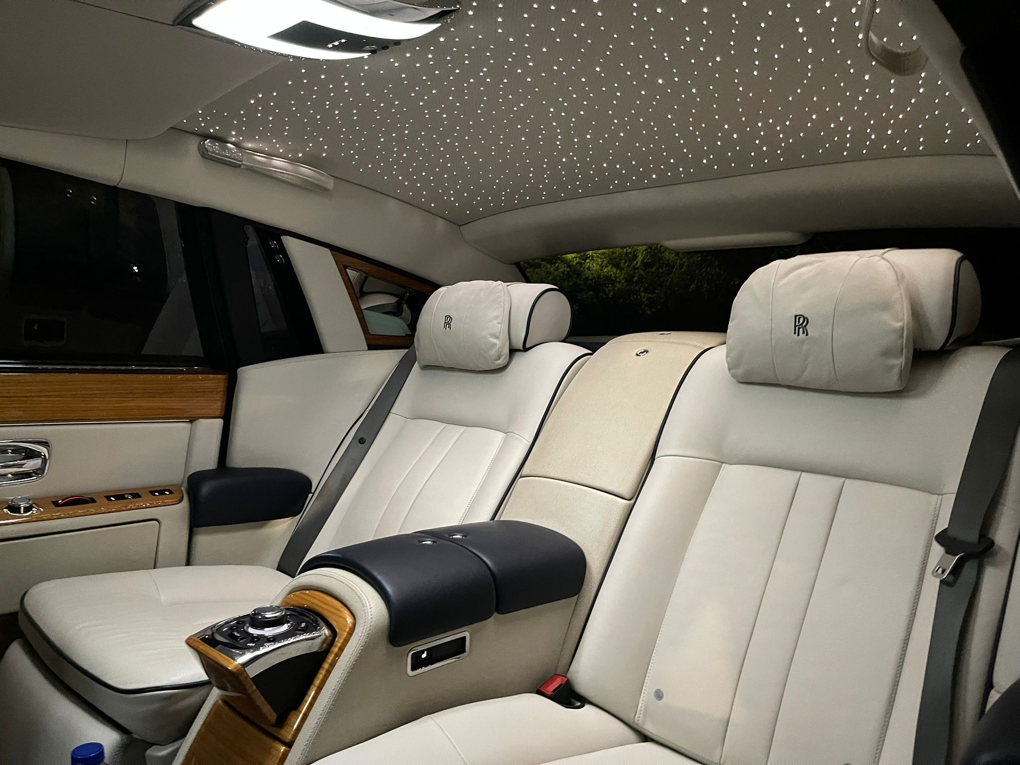 Rolls Royce Phantom luxury interior